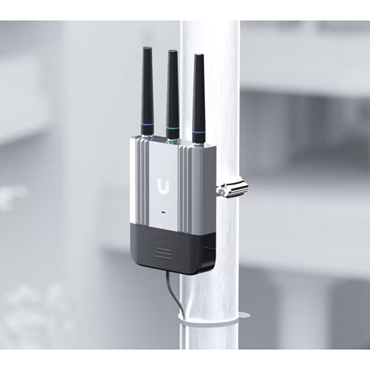 UBNT UMR - Industrial Mobile Router - rozbaleno UBNT UMR - Industrial Mobile Router - rozbaleno