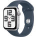 Apple Watch SE (2023) Cellular 44mm sportovní silikonový řemínek bouřkově modrý M/L