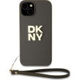 DKNY PU Leather Stack Logo Wrist Strap kryt iPhone 15 zelený